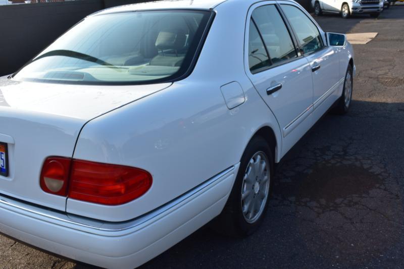 Mercedes-Benz E-Class 4dr Sdn 3.2L 1999