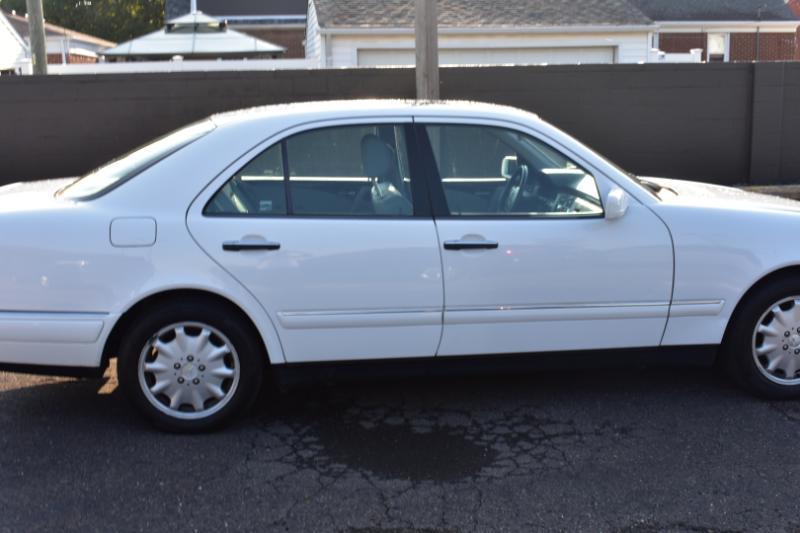 Mercedes-Benz E-Class 4dr Sdn 3.2L 1999
