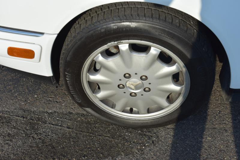 Mercedes-Benz E-Class 4dr Sdn 3.2L 1999