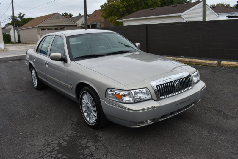 Mercury Grand Marquis 4dr Sdn LS 2010