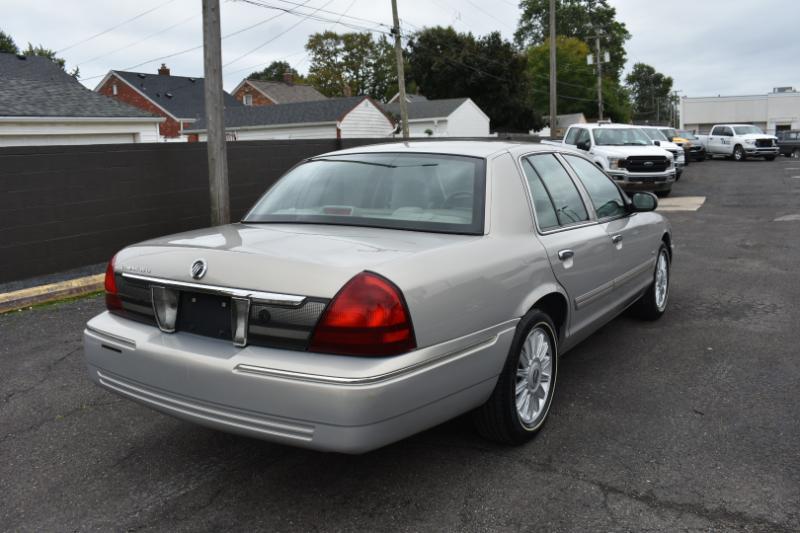 Mercury Grand Marquis 4dr Sdn LS 2010