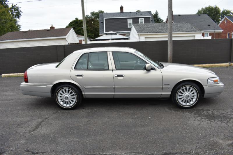 Mercury Grand Marquis 4dr Sdn LS 2010