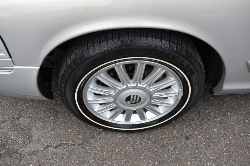 Mercury Grand Marquis 4dr Sdn LS 2010