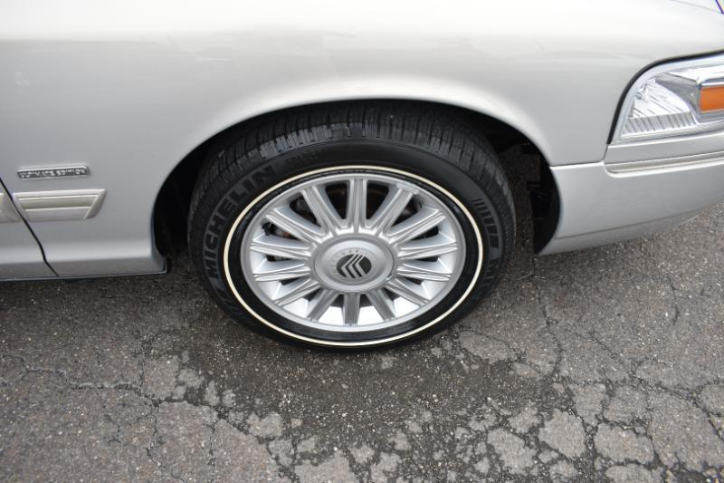 Mercury Grand Marquis 4dr Sdn LS 2010