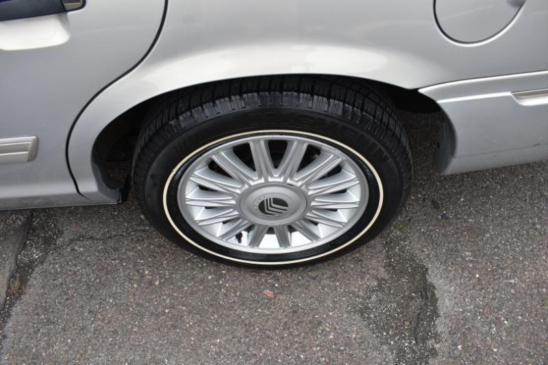 Mercury Grand Marquis 4dr Sdn LS 2010