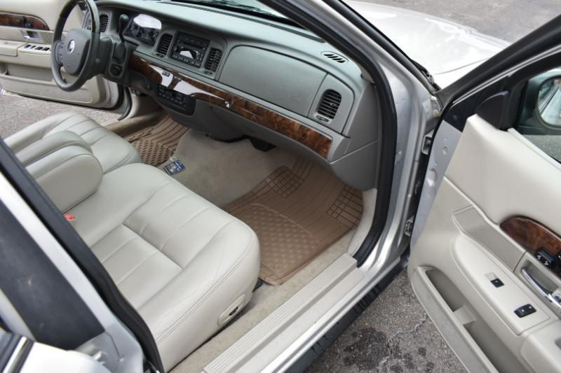 Mercury Grand Marquis 4dr Sdn LS 2010