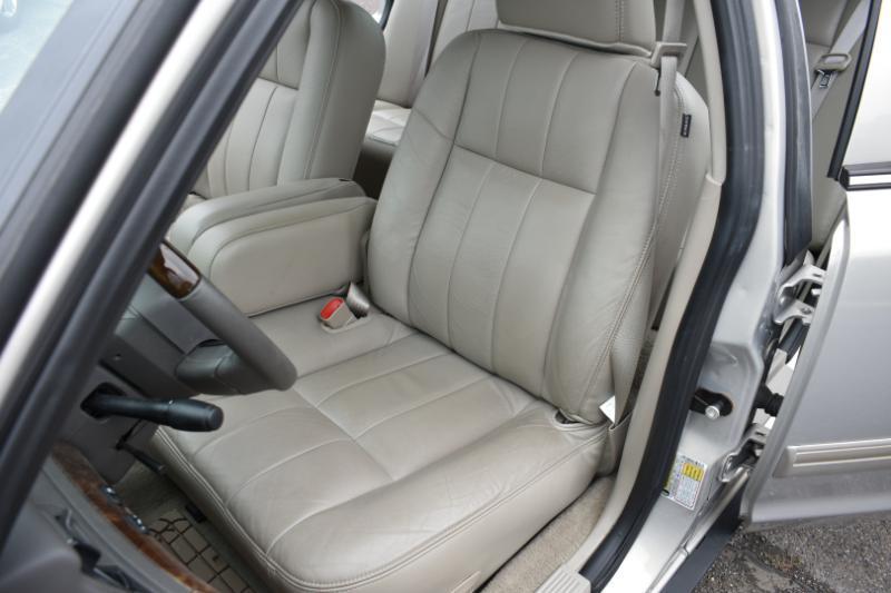 Mercury Grand Marquis 4dr Sdn LS 2010
