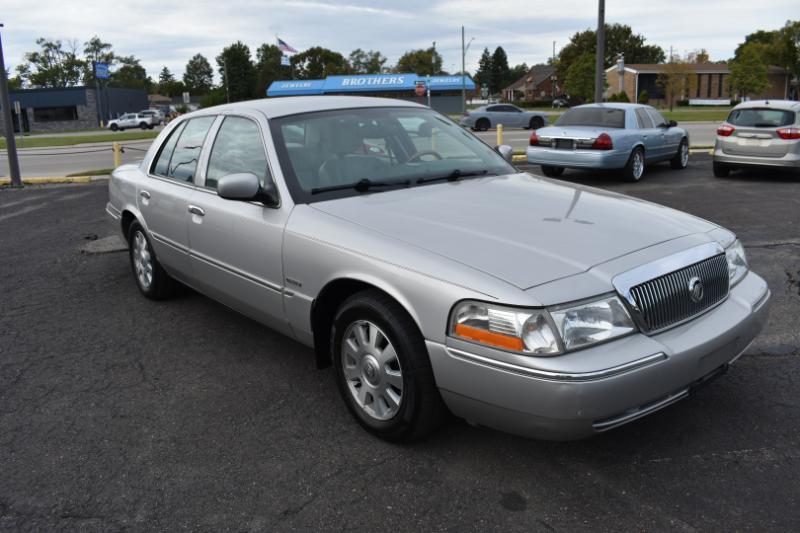 Mercury Grand Marquis 4dr Sdn LS Premium 2004