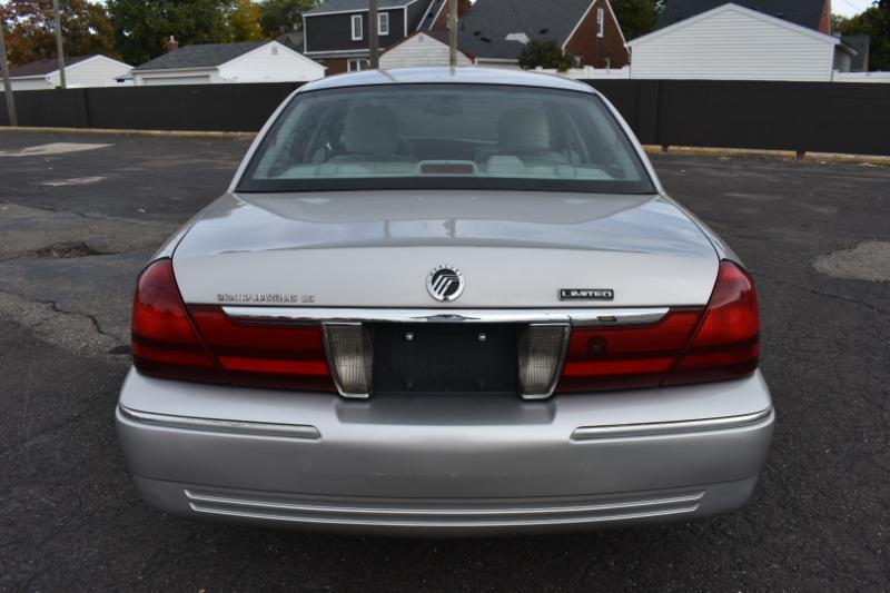 Mercury Grand Marquis 4dr Sdn LS Premium 2004