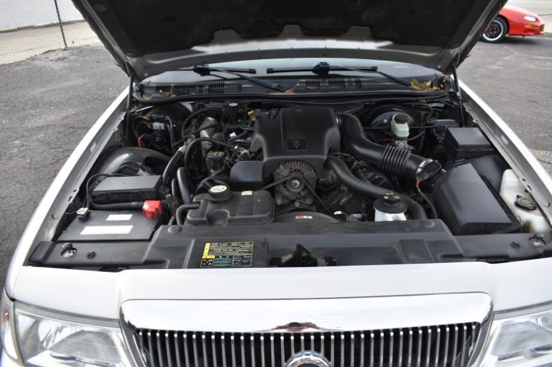 Mercury Grand Marquis 4dr Sdn LS Premium 2004