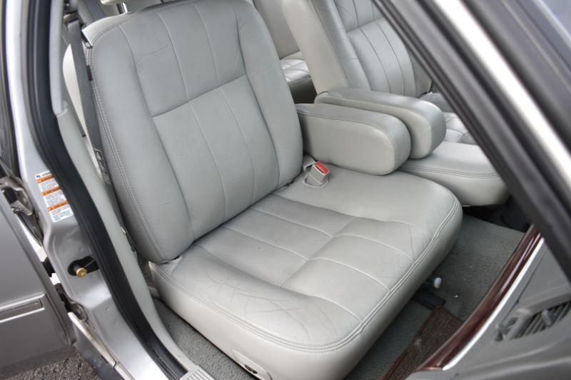 Mercury Grand Marquis 4dr Sdn LS Premium 2004