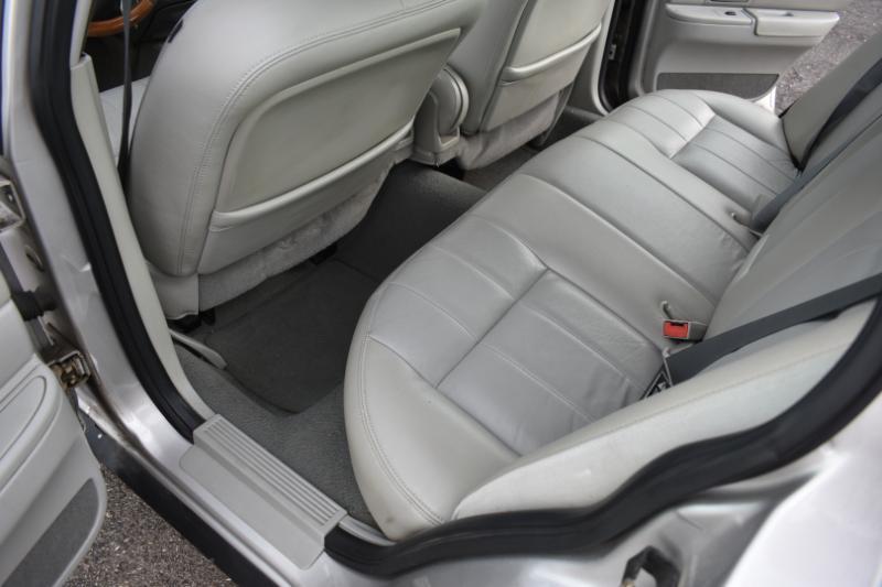 Mercury Grand Marquis 4dr Sdn LS Premium 2004