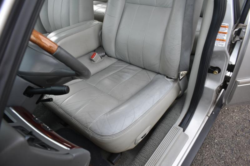 Mercury Grand Marquis 4dr Sdn LS Premium 2004