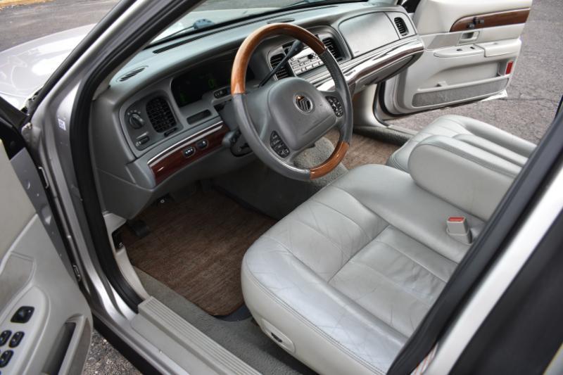 Mercury Grand Marquis 4dr Sdn LS Premium 2004