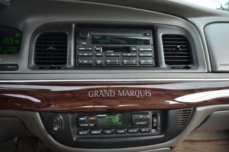Mercury Grand Marquis 4dr Sdn LS Premium 2004