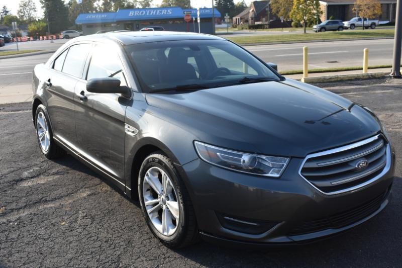 Ford Taurus 4dr Sdn SEL FWD 2016