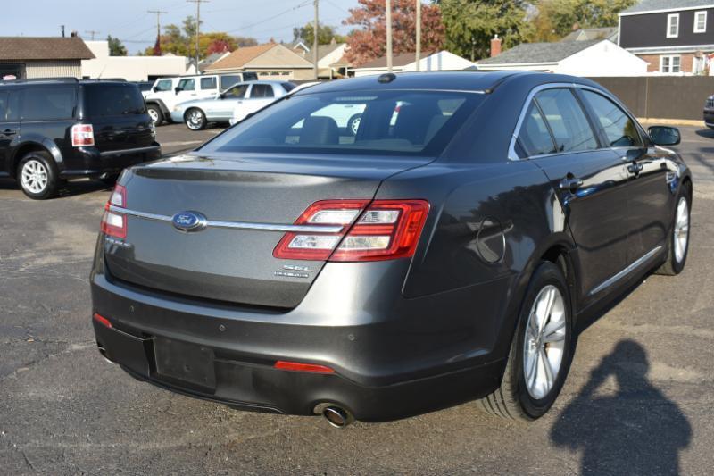 Ford Taurus 4dr Sdn SEL FWD 2016