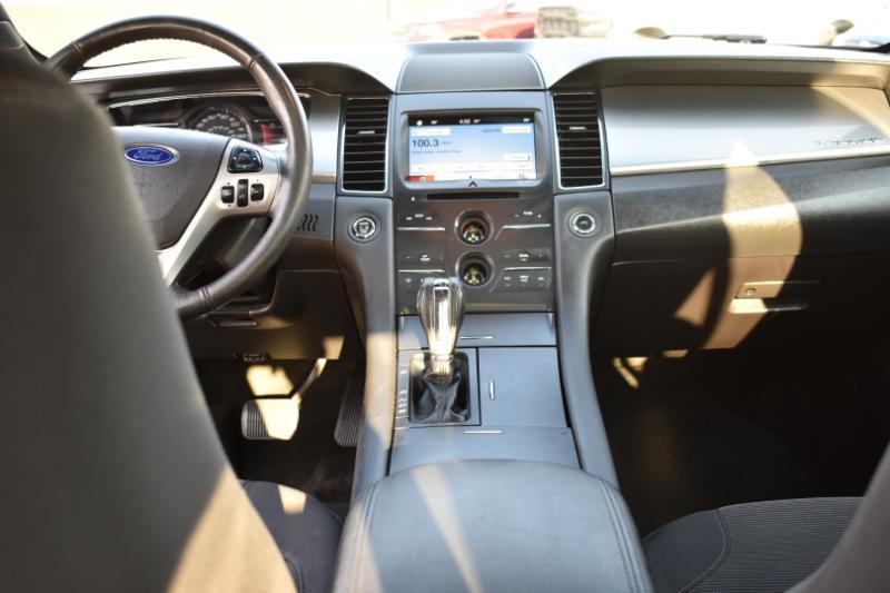 Ford Taurus 4dr Sdn SEL FWD 2016