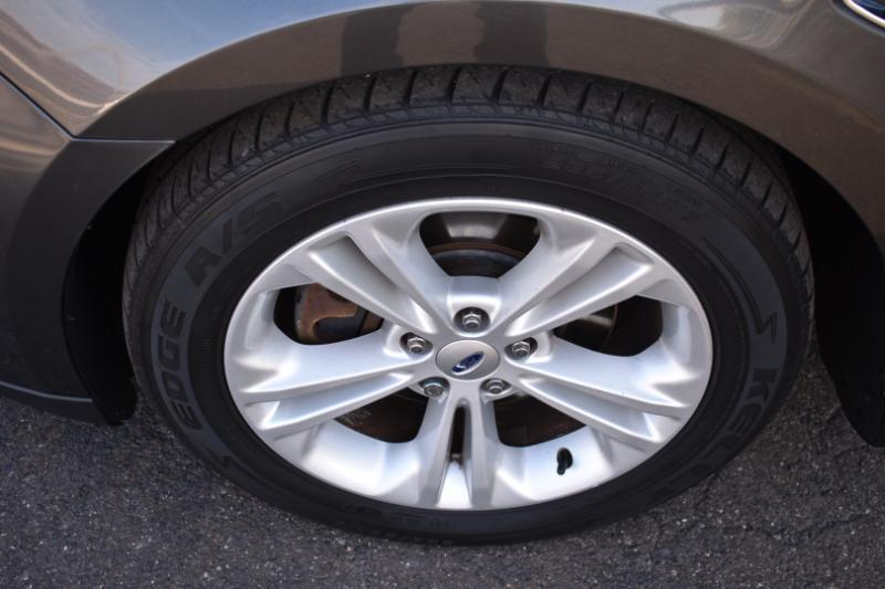 Ford Taurus 4dr Sdn SEL FWD 2016