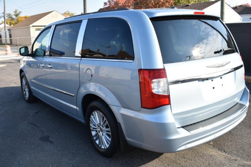 Chrysler Town & Country 4dr Wgn Touring-L Anniversary Edition 2016
