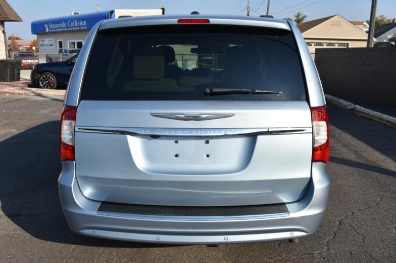 Chrysler Town & Country 4dr Wgn Touring-L Anniversary Edition 2016