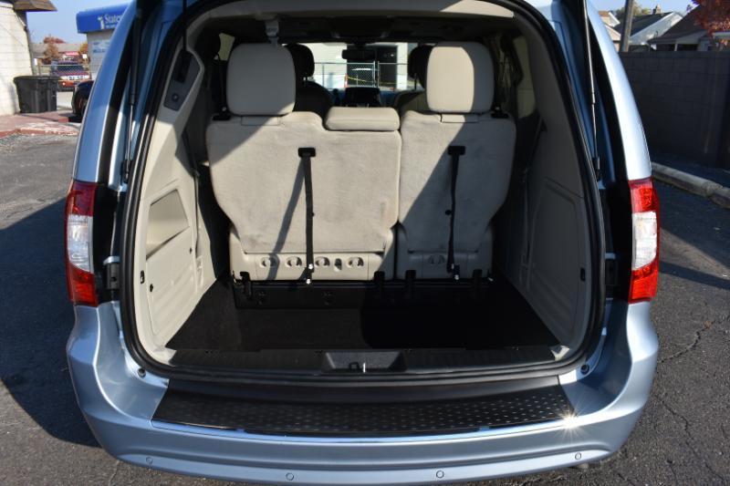 Chrysler Town & Country 4dr Wgn Touring-L Anniversary Edition 2016