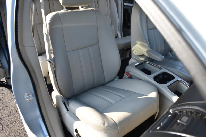 Chrysler Town & Country 4dr Wgn Touring-L Anniversary Edition 2016