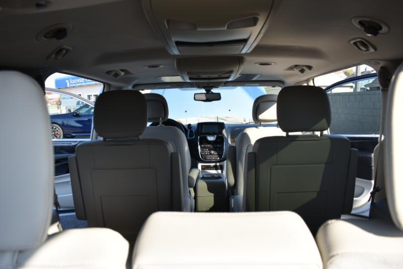 Chrysler Town & Country 4dr Wgn Touring-L Anniversary Edition 2016