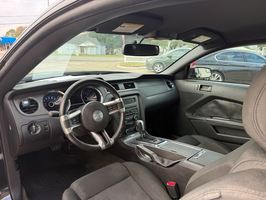 Ford Mustang V6 Coupe 2014