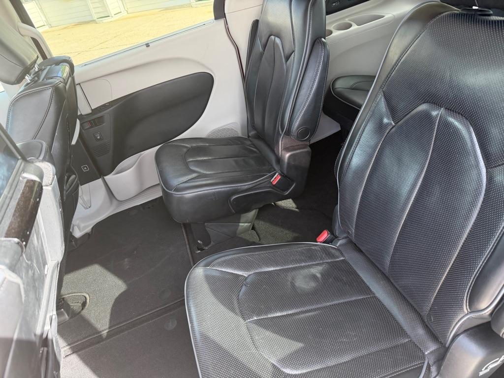 Chrysler Pacifica Limited 2017