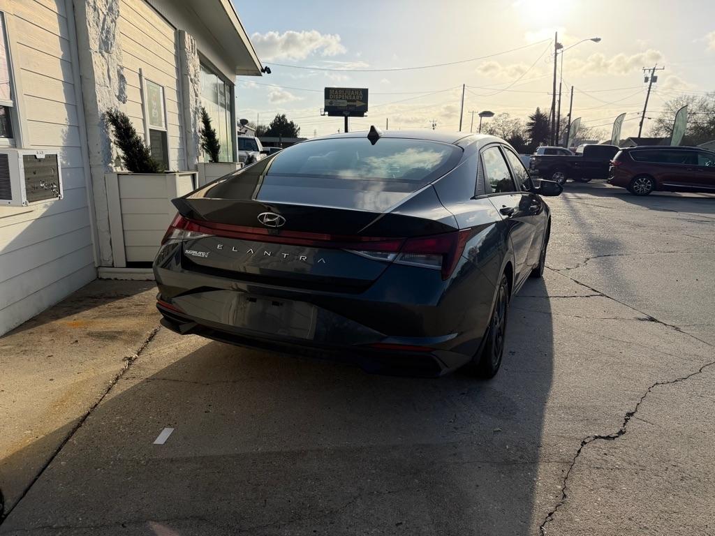 Hyundai Elantra SEL 2022