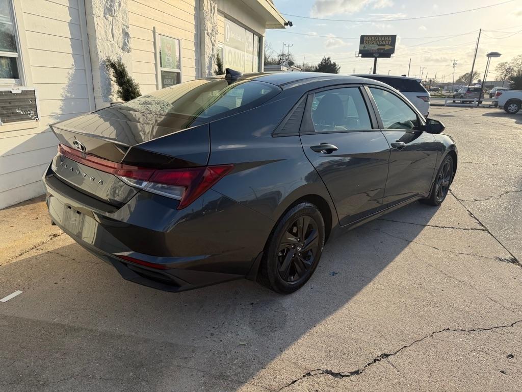 Hyundai Elantra SEL 2022