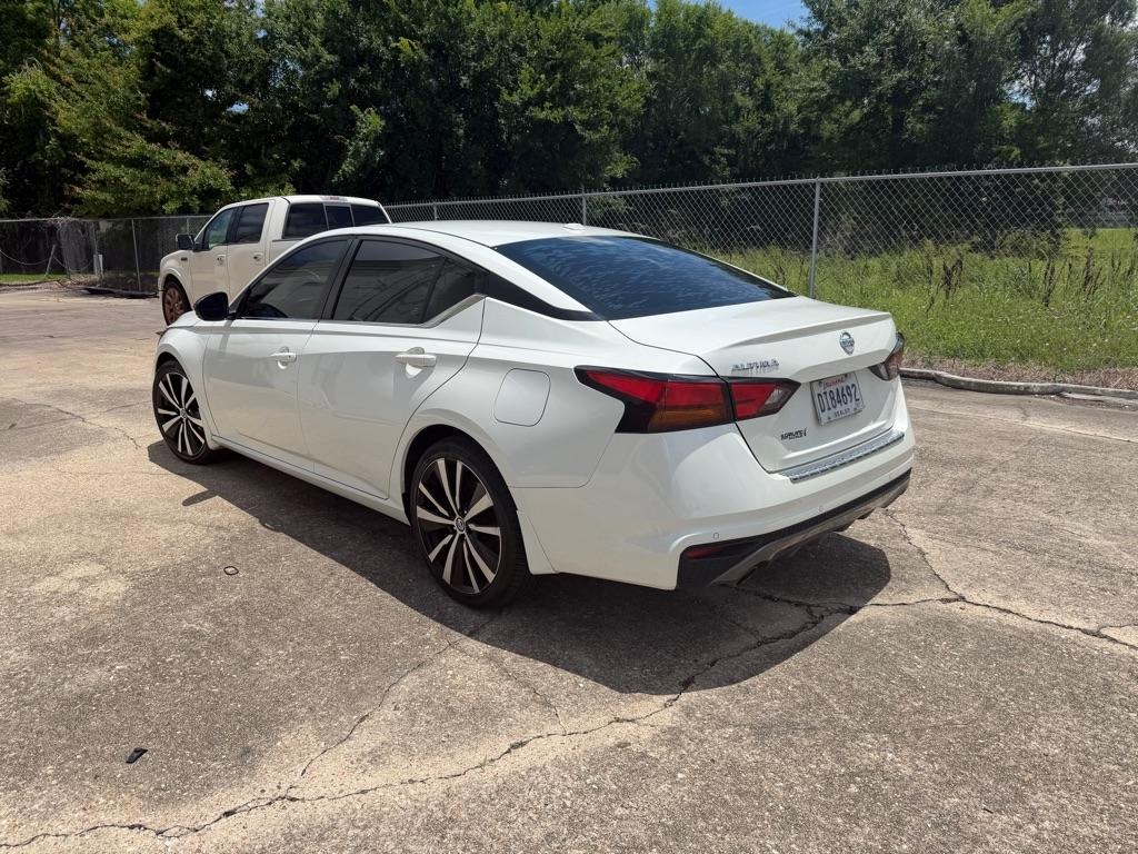 Nissan Altima  2021