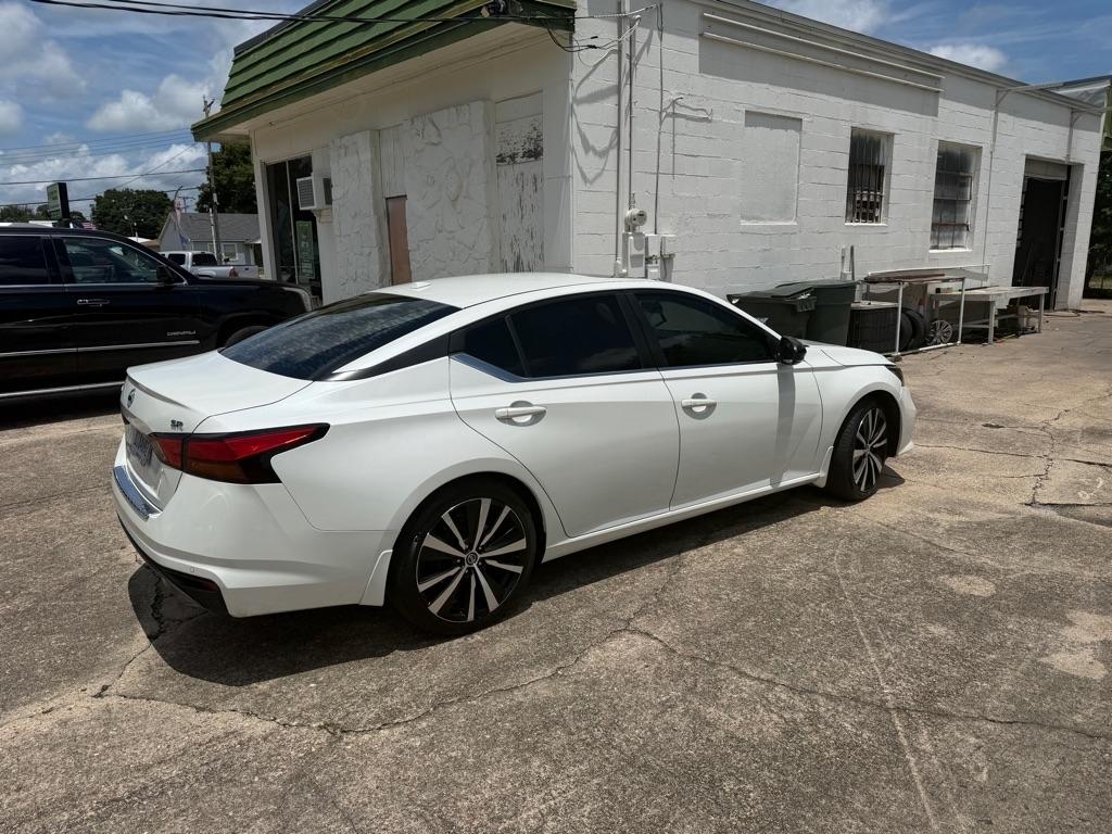 Nissan Altima  2021