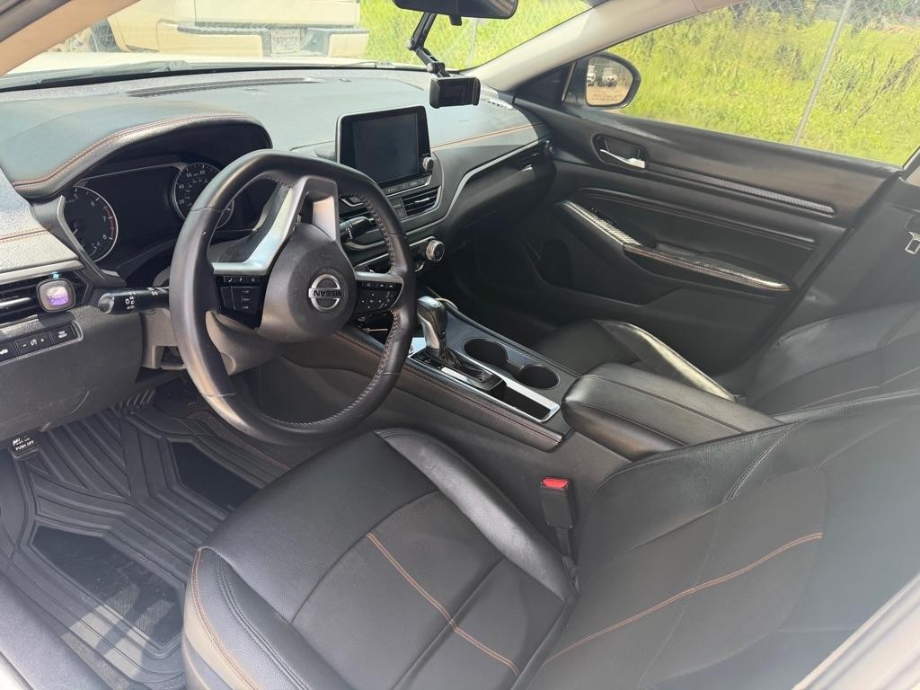Nissan Altima  2021