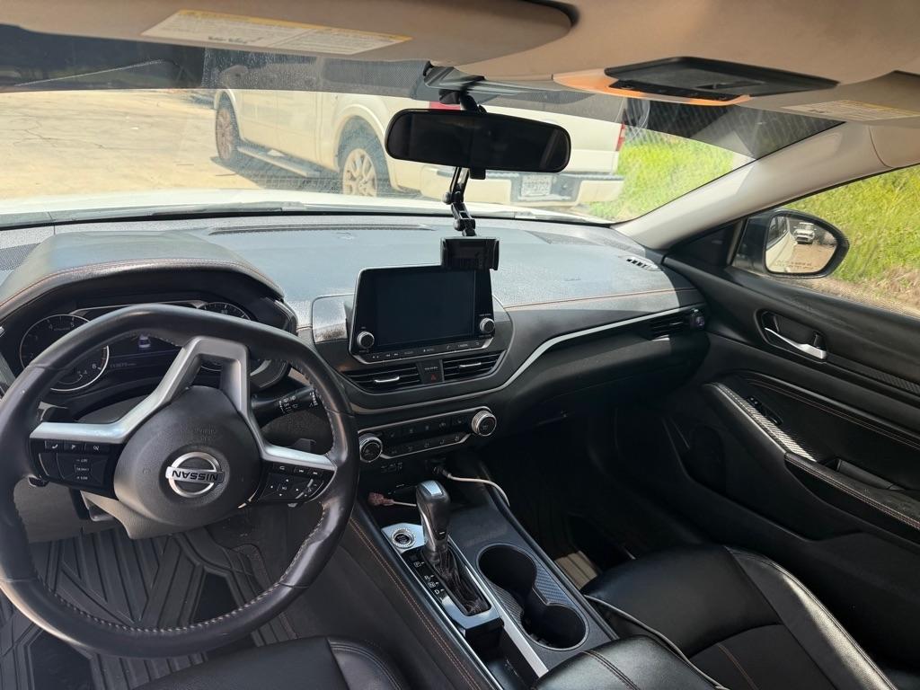 Nissan Altima  2021