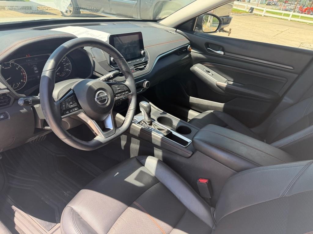 Nissan Altima  2020
