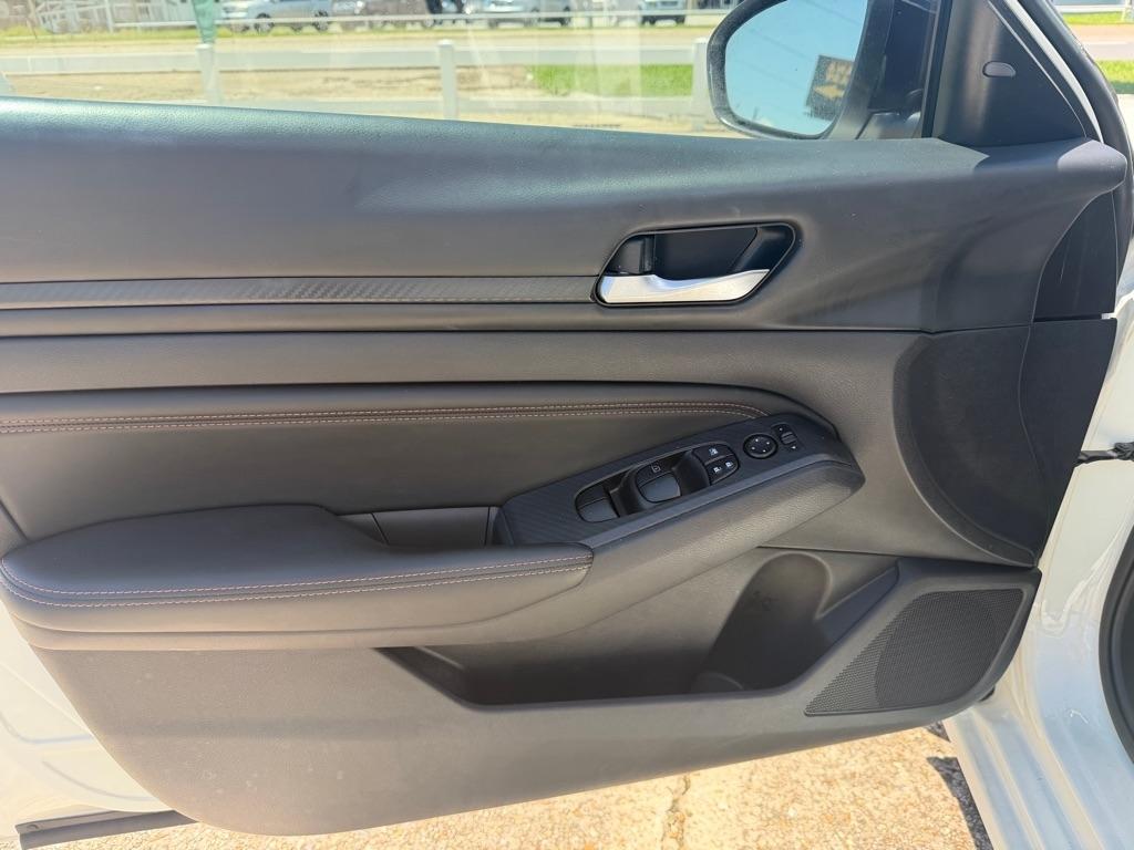 Nissan Altima  2020