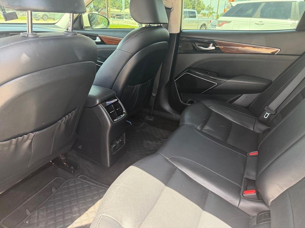 Kia Cadenza Premium 2017