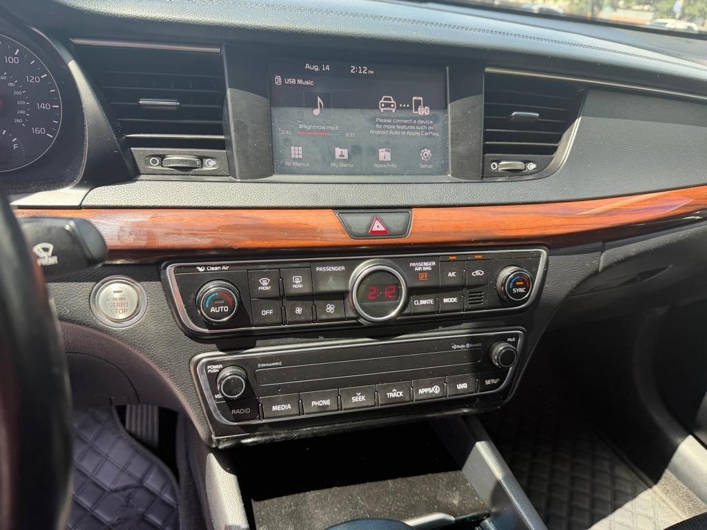 Kia Cadenza Premium 2017