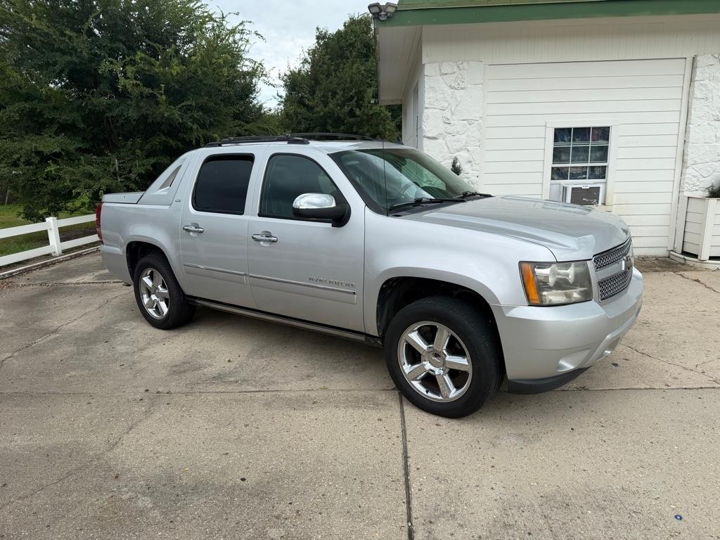 Chevrolet Avalanche LTZ 2WD 2011