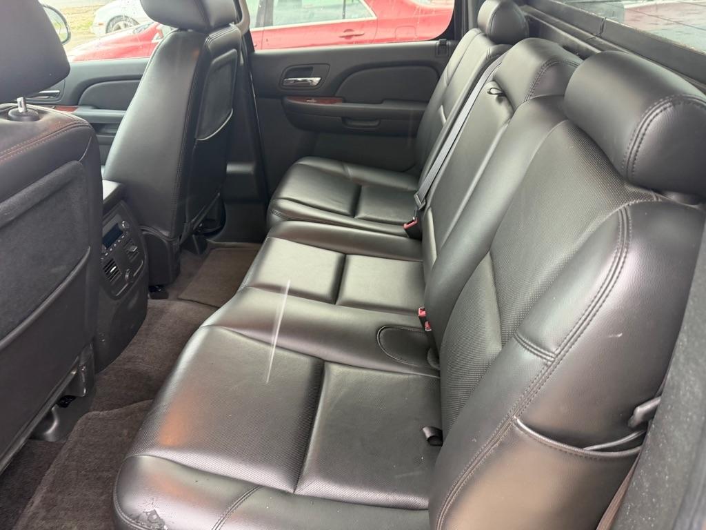Chevrolet Avalanche LTZ 2WD 2011
