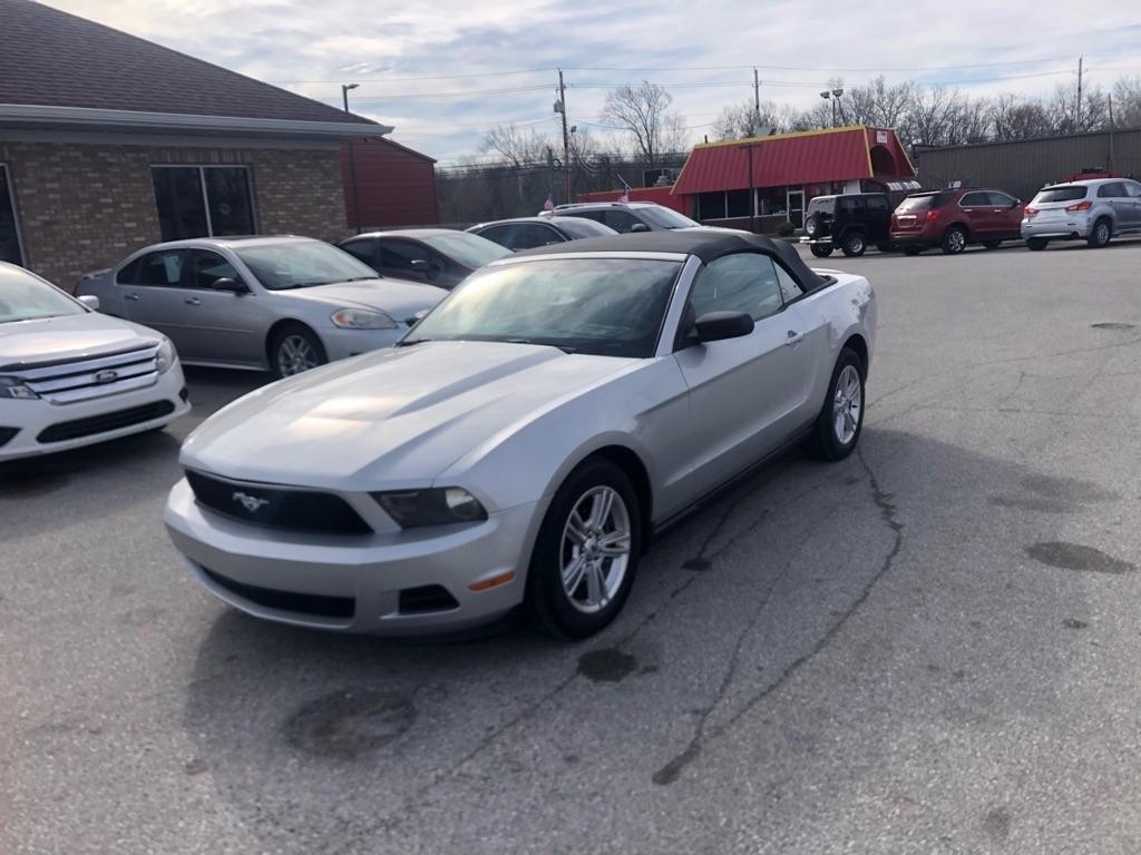 Ford Mustang V6 Convertible 2010