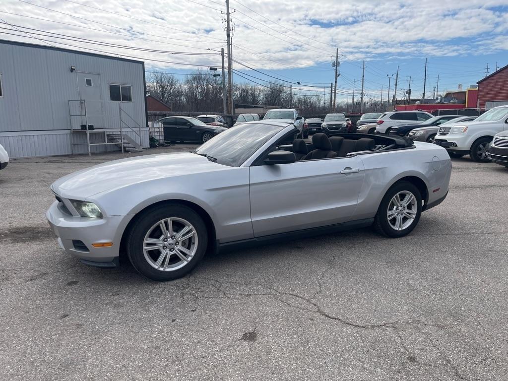 Ford Mustang V6 Convertible 2010
