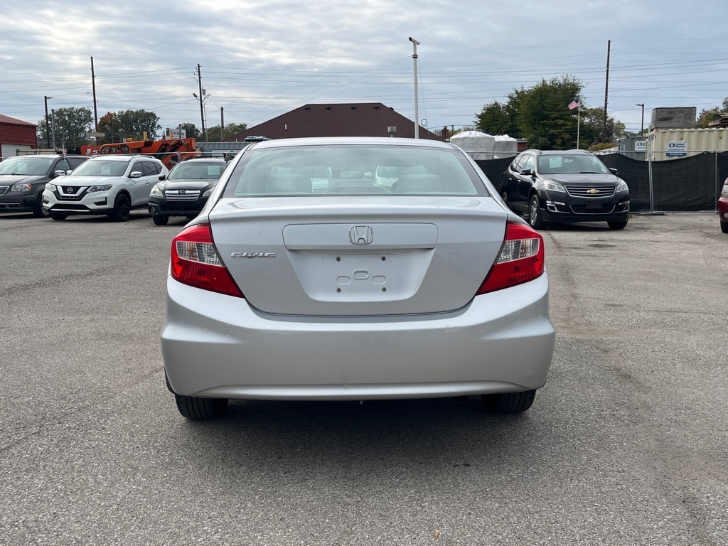 Honda Civic LX Sedan 5-Speed AT 2012 Honda Civic LX Sedan 5-Speed AT 2012