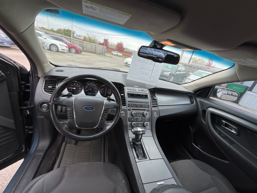 Ford Taurus SEL FWD 2010 Ford Taurus SEL FWD 2010
