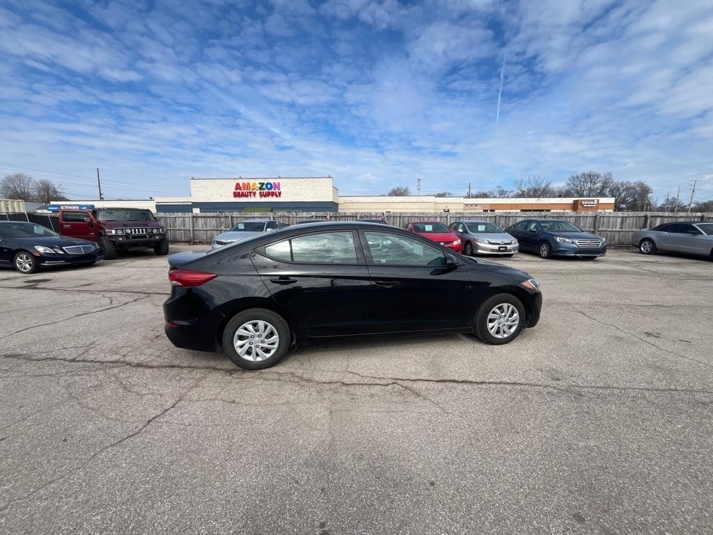 Hyundai Elantra SE 6AT 2017