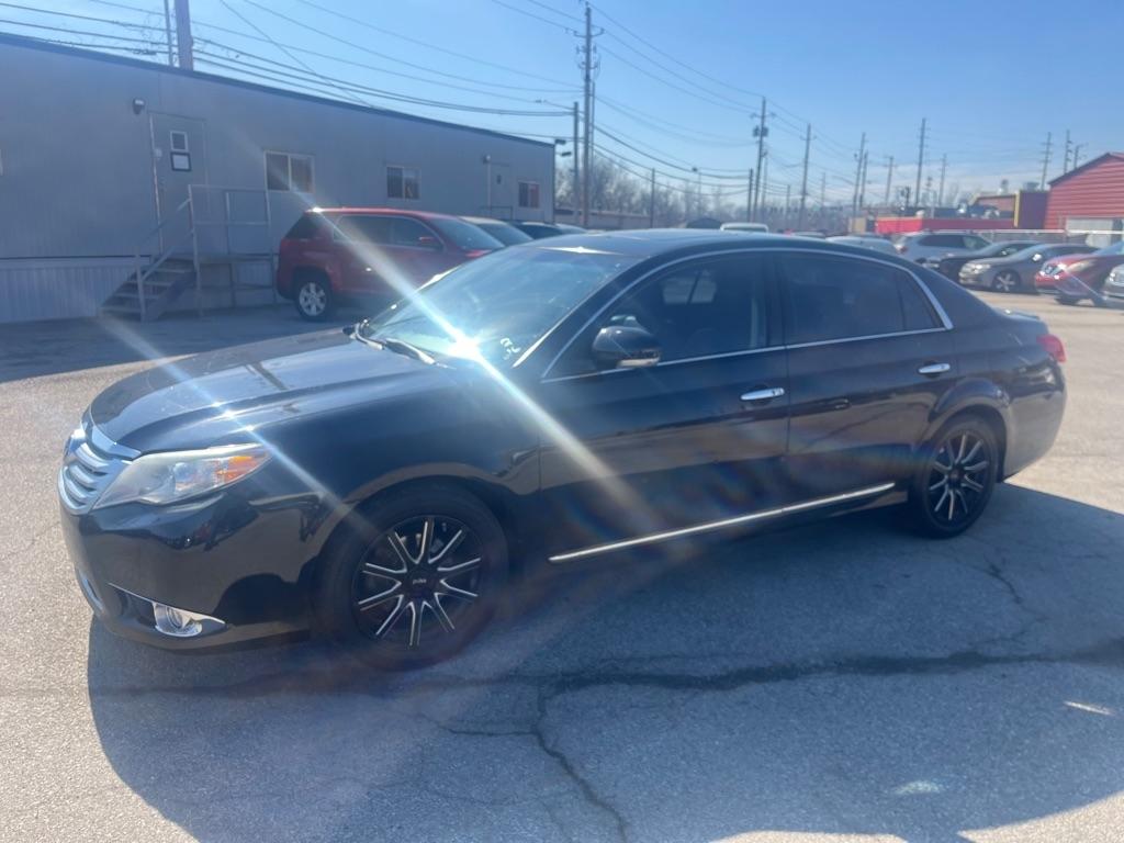 Toyota Avalon Base 2011