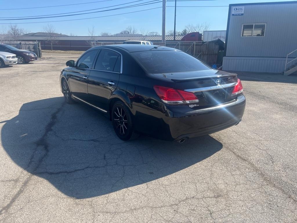 Toyota Avalon Base 2011