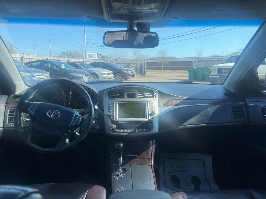 Toyota Avalon Base 2011